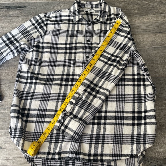 Madewell Plaid Button-Up Blouse in Black and White - Picture 6 of 7